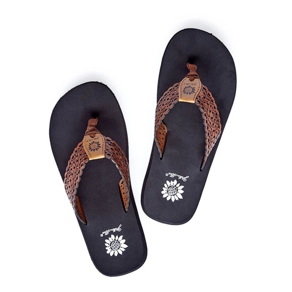 Yellow Box Women’s Wally Tan Flip Flop Sandal Size 9 or 10 - Picture 8 of 10